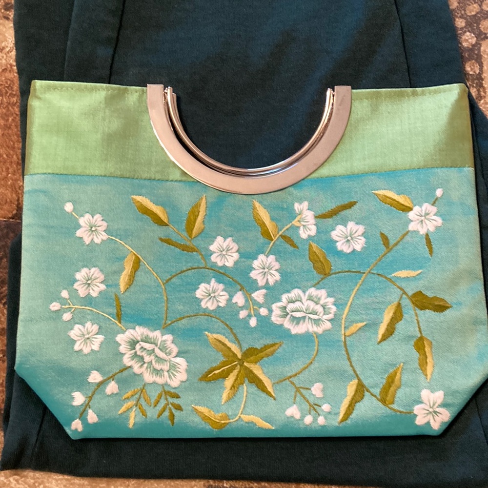 Silk Hand-held purse